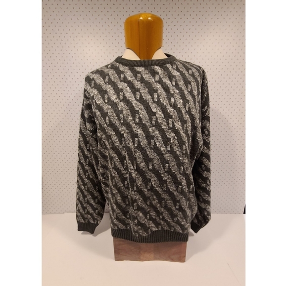 Sweater - Picture 1 of 4